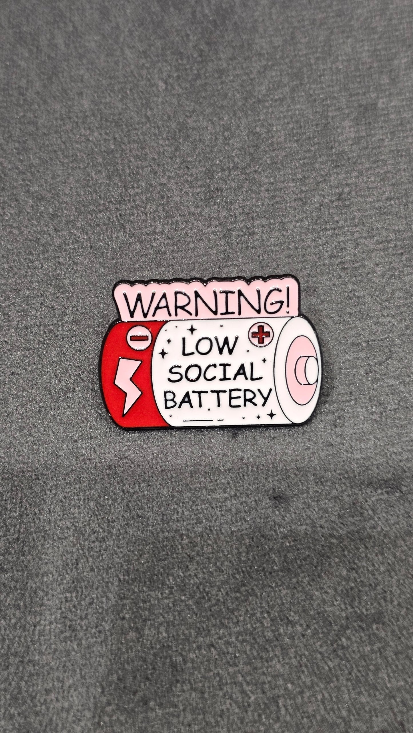 Low Social Battery Enamel Pin Badge – Cute Introvert Aesthetic Brooch for Tote Bags, Jackets & Caps