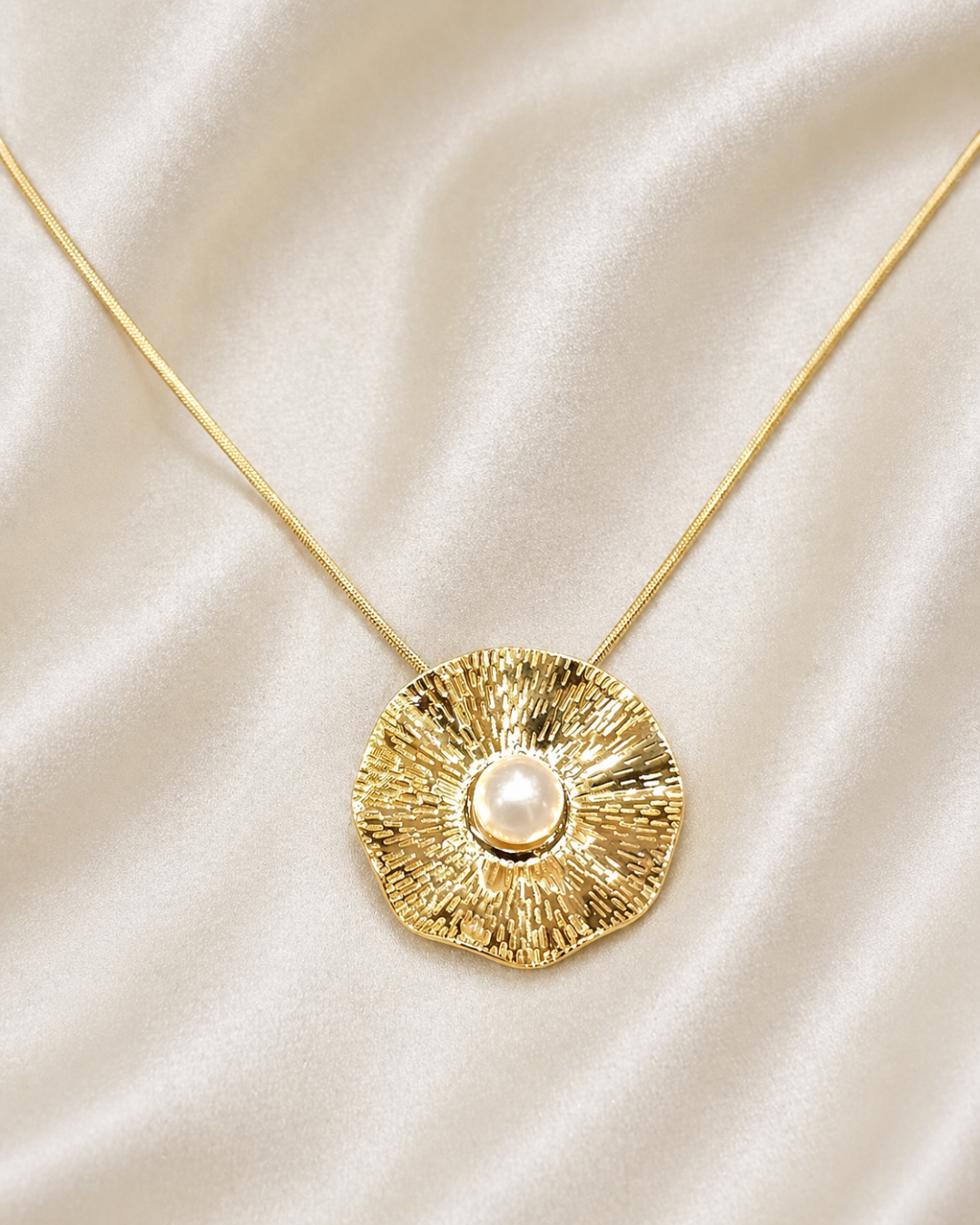 Gold Pearl Pendant Necklace for Women – Textured Disc Pendant with Central Pearl | Elegant Minimalist Jewelry Gift