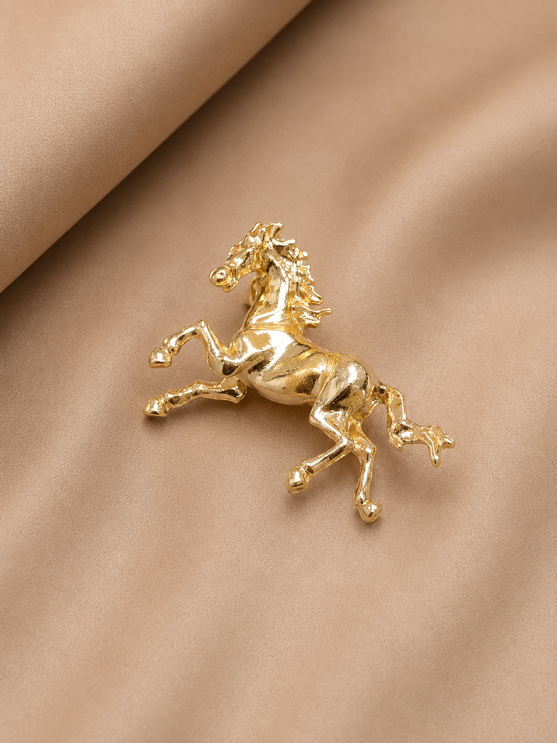 Golden Horse Brooch Pin – Luxury Animal Brooch for Men & Women