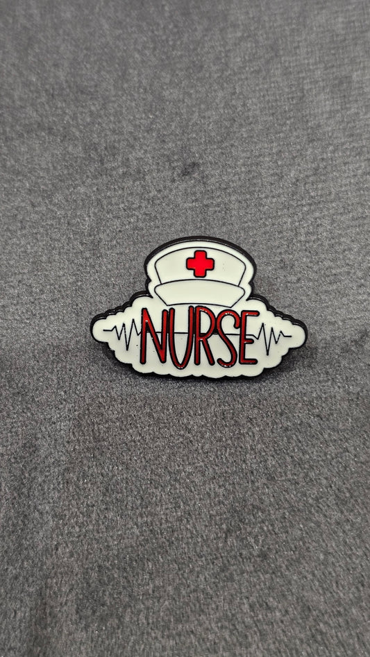 Nurse Enamel Pin Badge – Medical Heartbeat Lapel Pin for Nurses & Healthcare Workers
