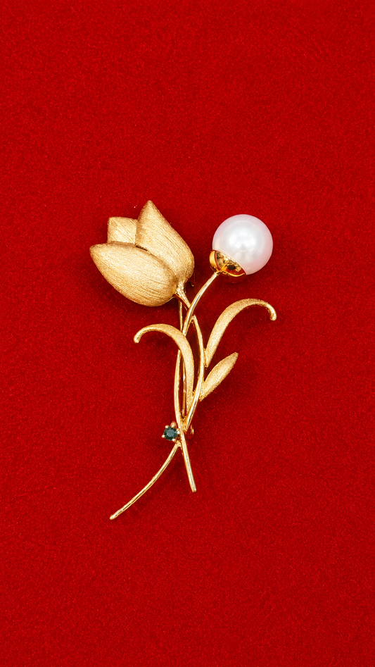 Luxury Gold Tulip Pearl Brooch Pin for Women – Elegant Floral Designer Brooch