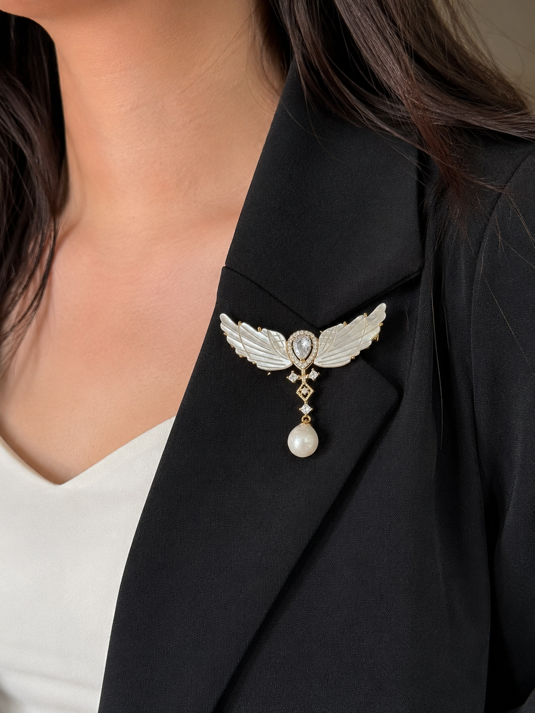 Angel Wings Pearl Brooch – Elegant Luxury Statement Pin