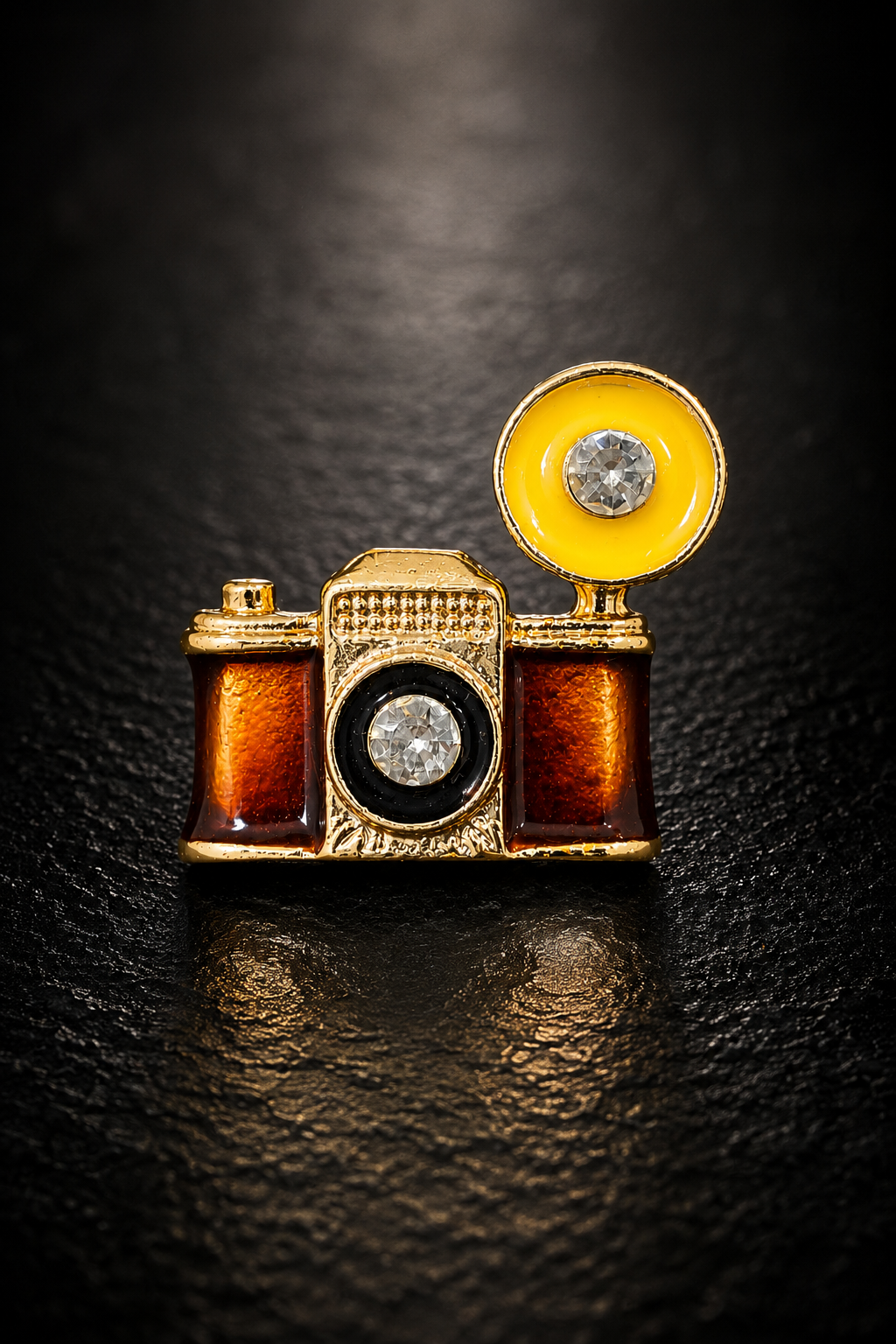 Vintage Camera Brooch – Retro Designer Photography Pin