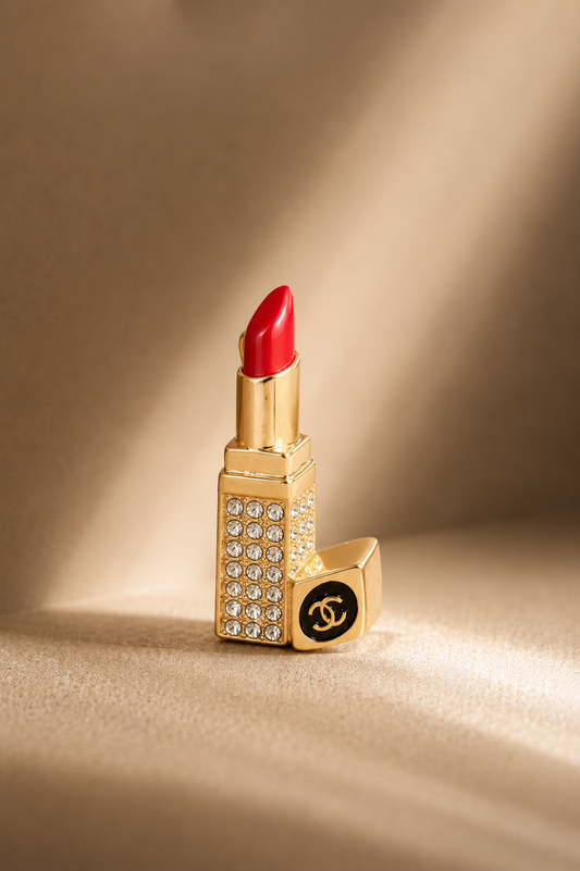 Luxury Lipstick Brooch Pin – Elegant Fashion Statement Accessory for Women
