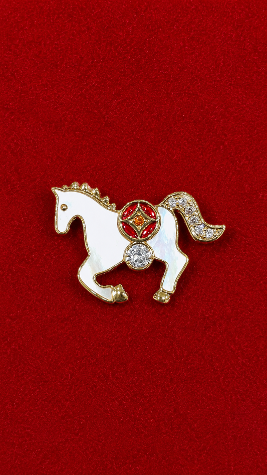 Luxury White Horse Brooch Pin for Men & Women – Crystal Enamel Designer Lapel Brooch