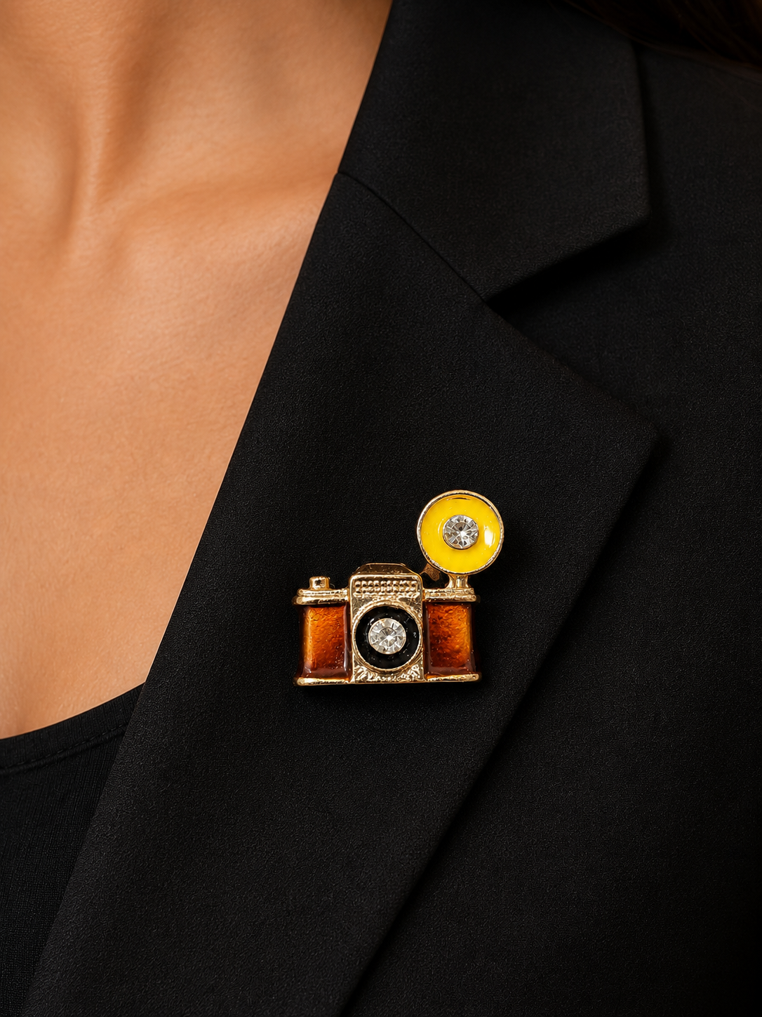 Vintage Camera Brooch – Retro Designer Photography Pin
